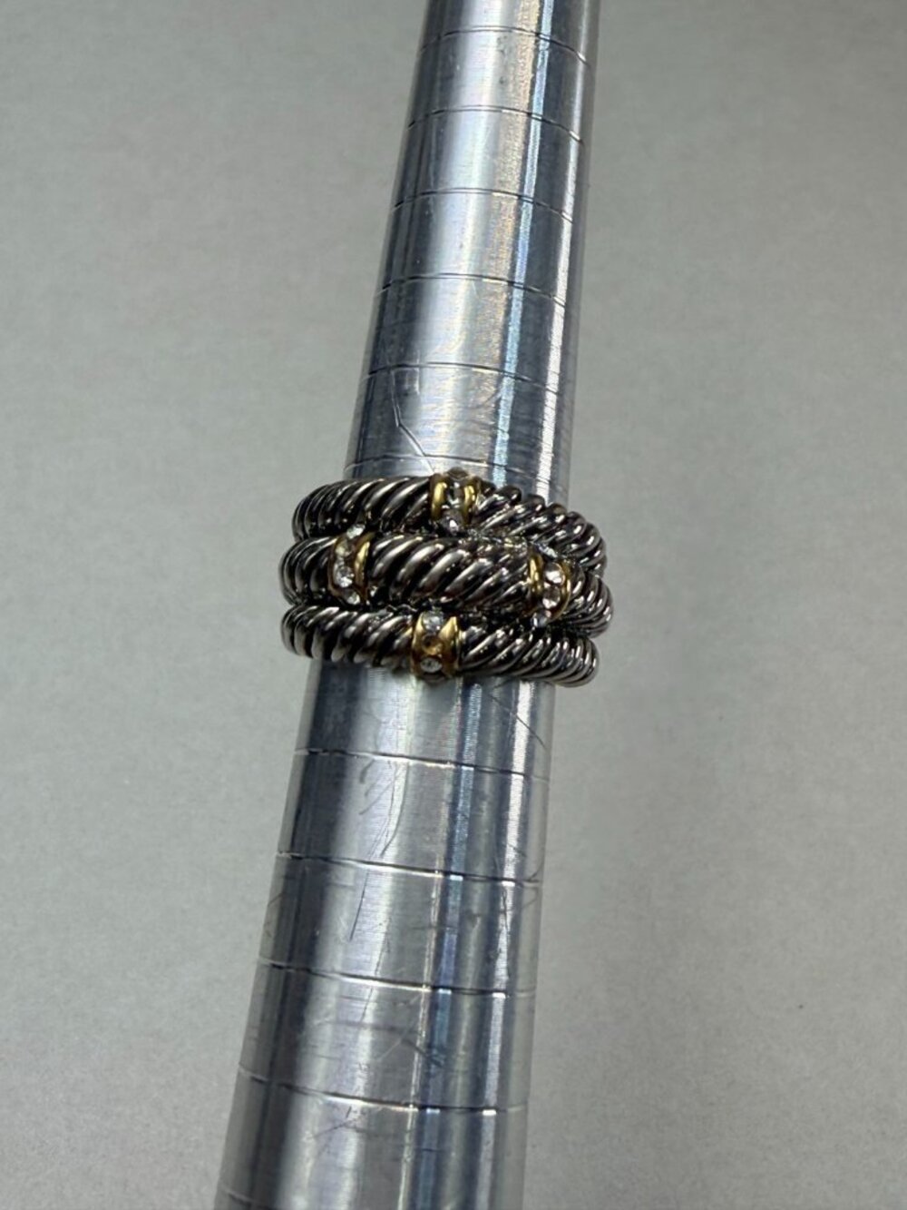 Vintage Chunky Cable Style Rhinestone Ring Silver Gold Tone Size 5.5 - Picture 7 of 9